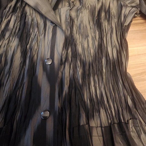 Top - Picture 2 of 8